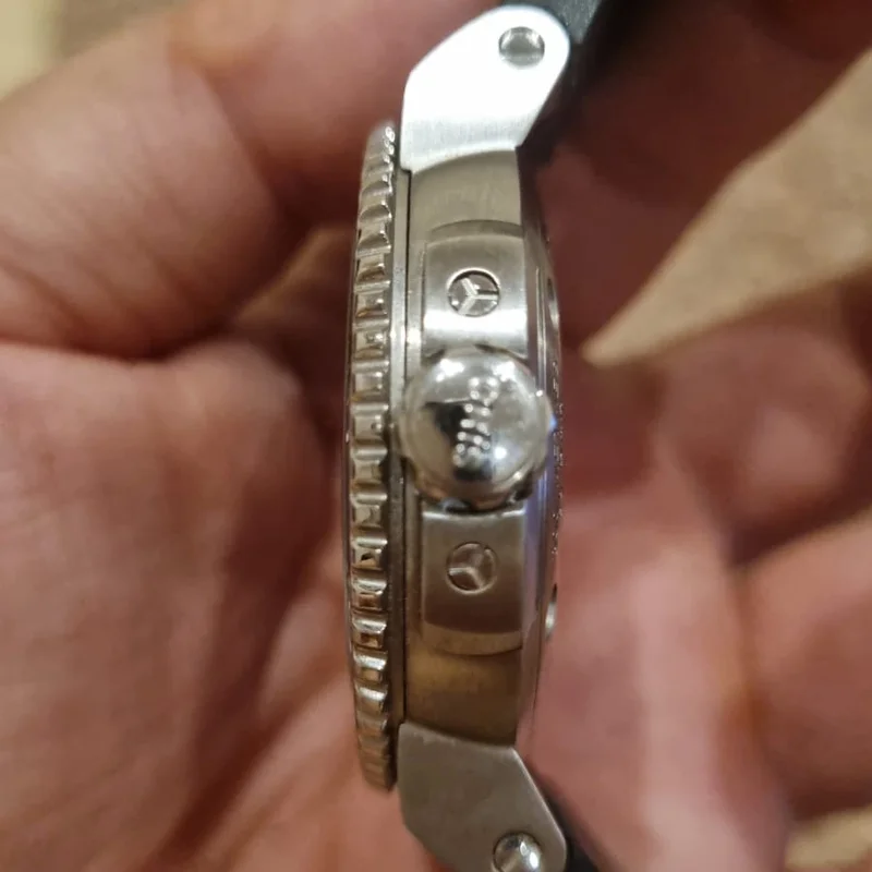 Thumb Aquis Date 43 Stainless Steel / Blue / Rubber