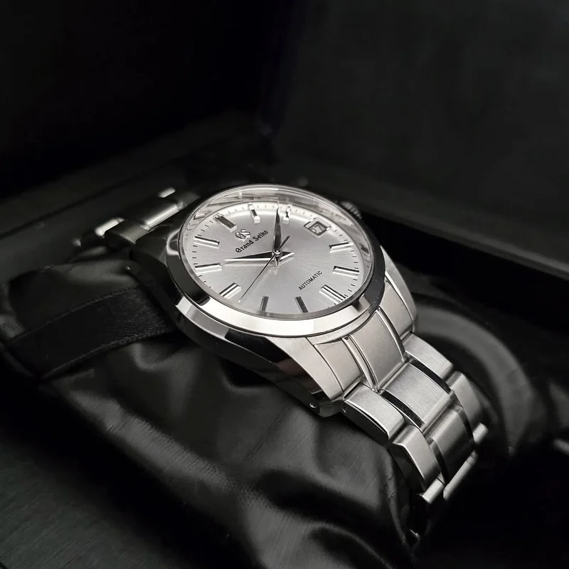 Thumb Automatic Date Stainless Steel / Silver / Bracelet