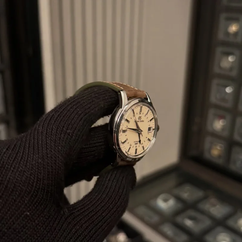 Thumb Automatic Hi Beat 36000 GMT Stainless Steel / Silver / Strap