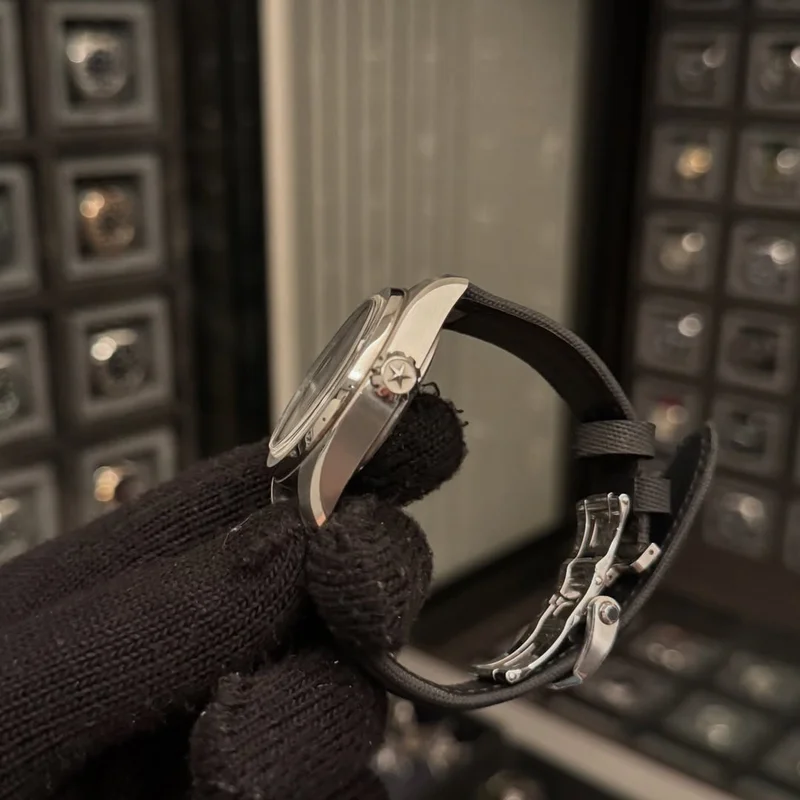 Thumb PILOT Automatic Stainless Steel / Black