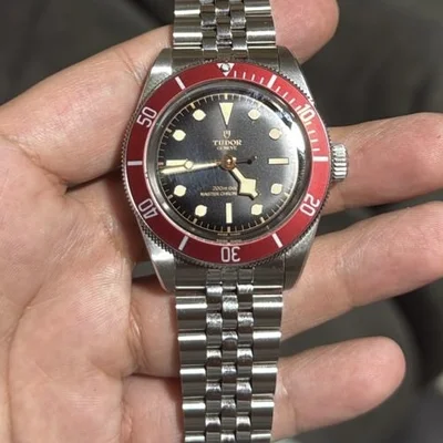 Black Bay Master Chronometer Stainless Steel - Burgundy / Black / Jubilee
