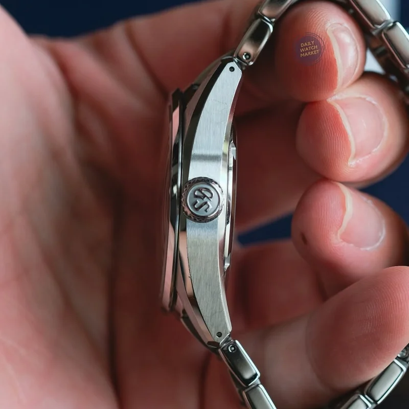 Thumb Spring Drive Evolution 9 Stainless Steel / Lake Suwa / Bracelet