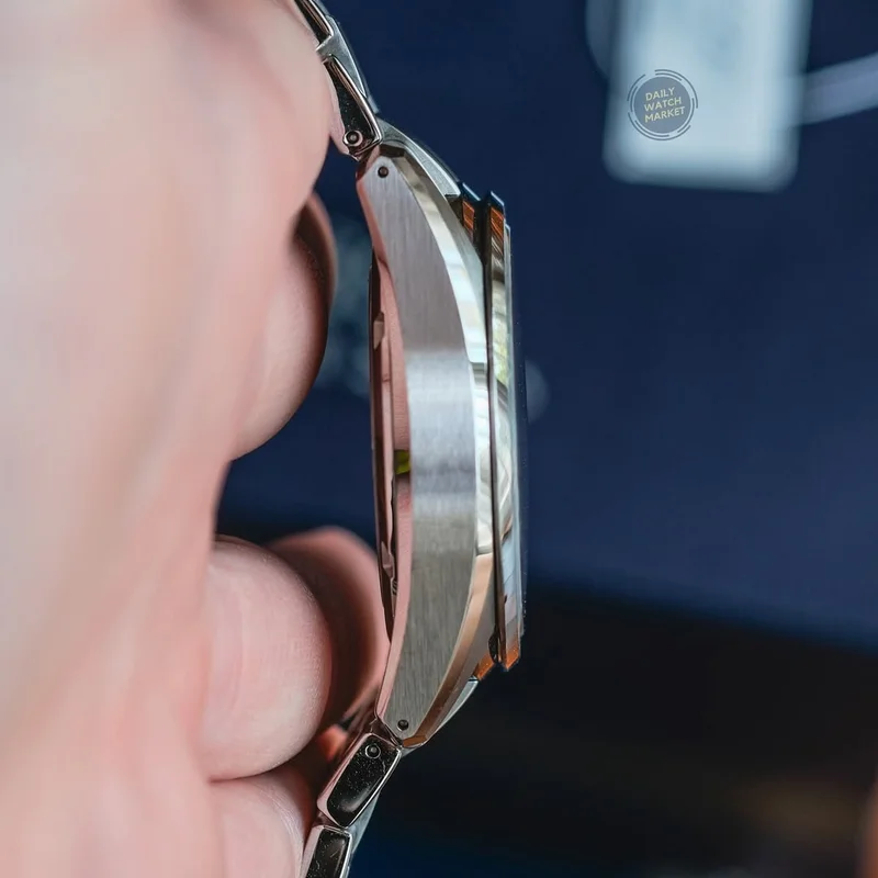 Thumb Spring Drive Evolution 9 Stainless Steel / Lake Suwa / Bracelet