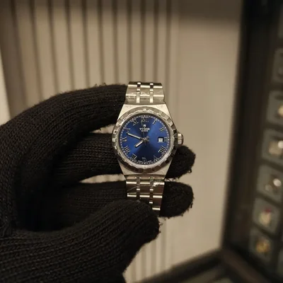 Royal Date 28 Stainless Steel / Blue - Roman