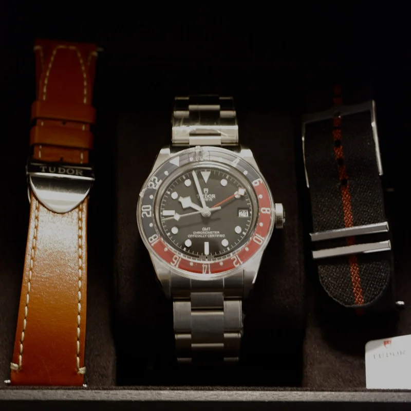 Thumb Black Bay GMT Stainless Steel / Black / Pepsi / Bracelet