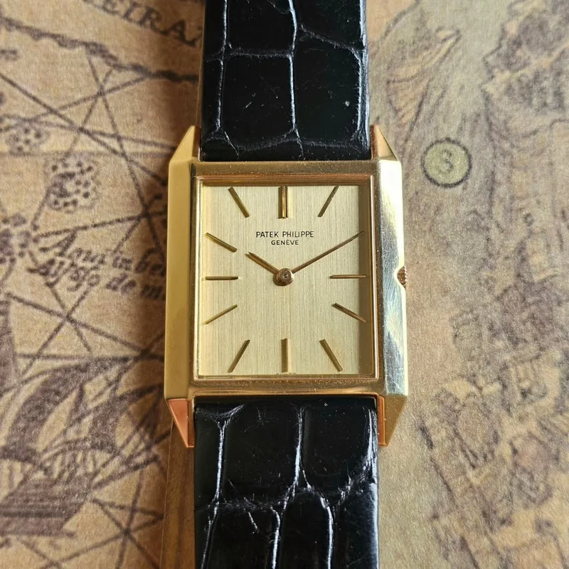 18K 'Tank Skater' 3491 Manual Winding