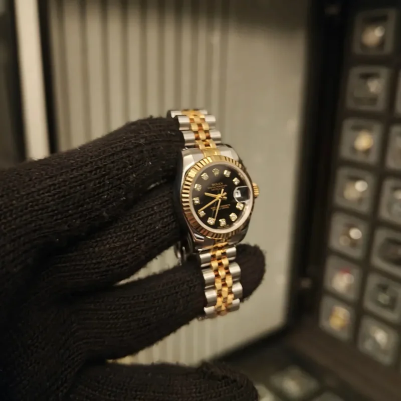 Thumb Lady-Datejust 26 Rolesor Fluted White Jubilee