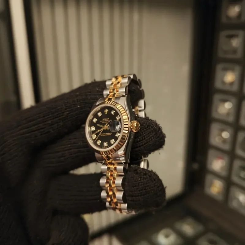 Thumb Lady-Datejust 26 Rolesor Fluted White Jubilee