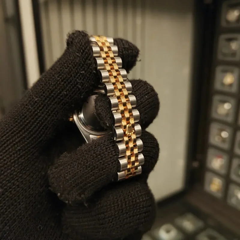 Thumb Lady-Datejust 26 Rolesor Fluted White Jubilee