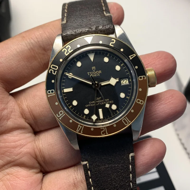Black Bay GMT S&G / Black / Leather