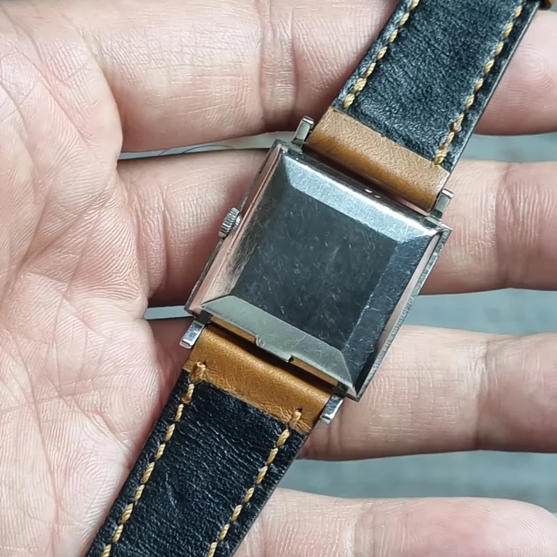 Thumb OMEGA Square Tank Automatic 161.014