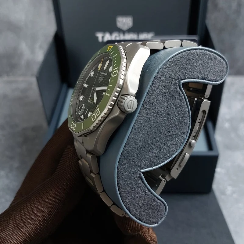 Thumb Aquaracer Professional 300 43 Titanium / Green