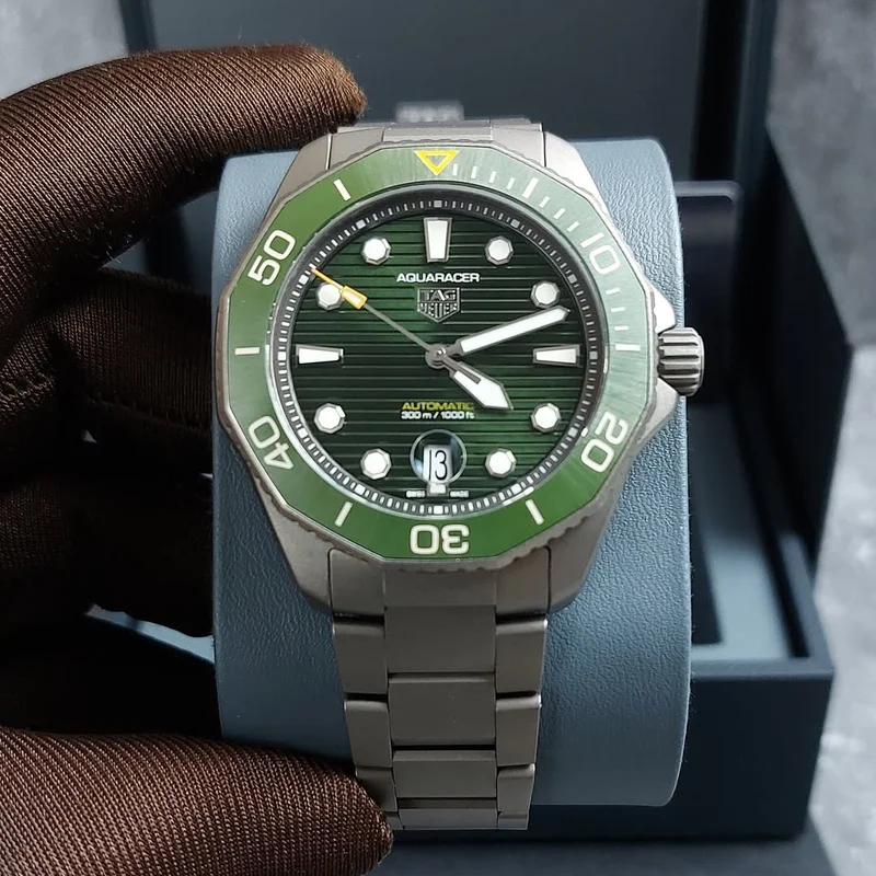 Aquaracer Professional 300 43 Titanium / Green