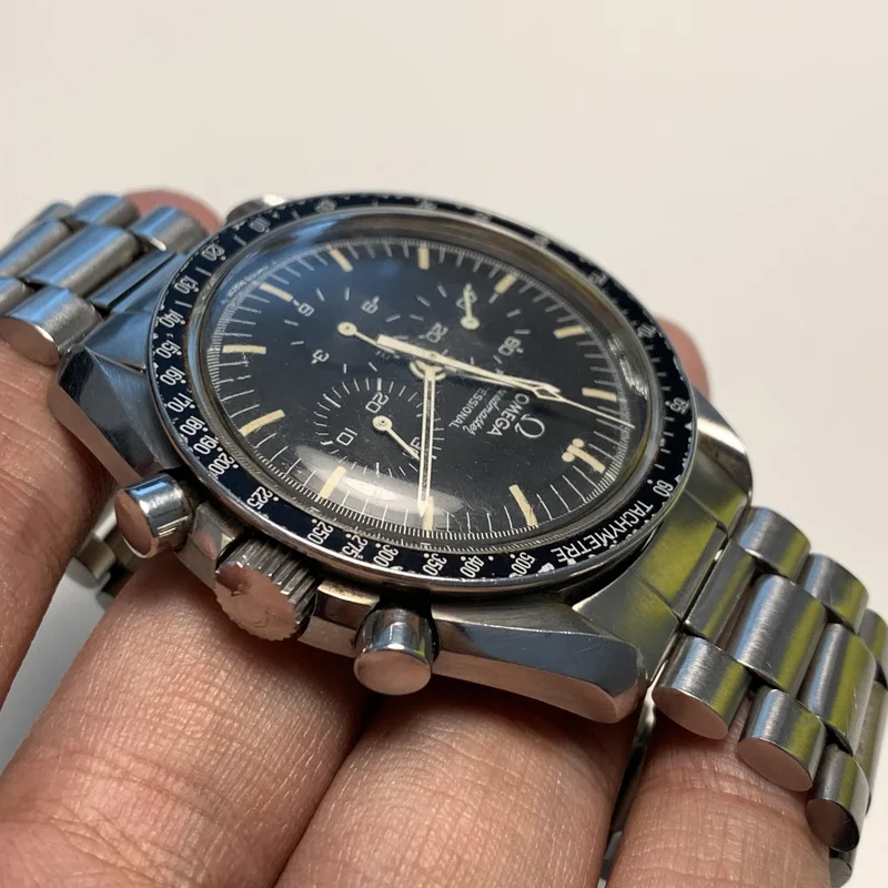 Thumb Speedmaster Professional Moonwatch