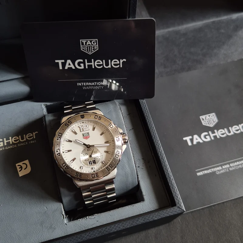 Thumb Formula 1 Big Date 42 Stainless Steel / White / Bracelet