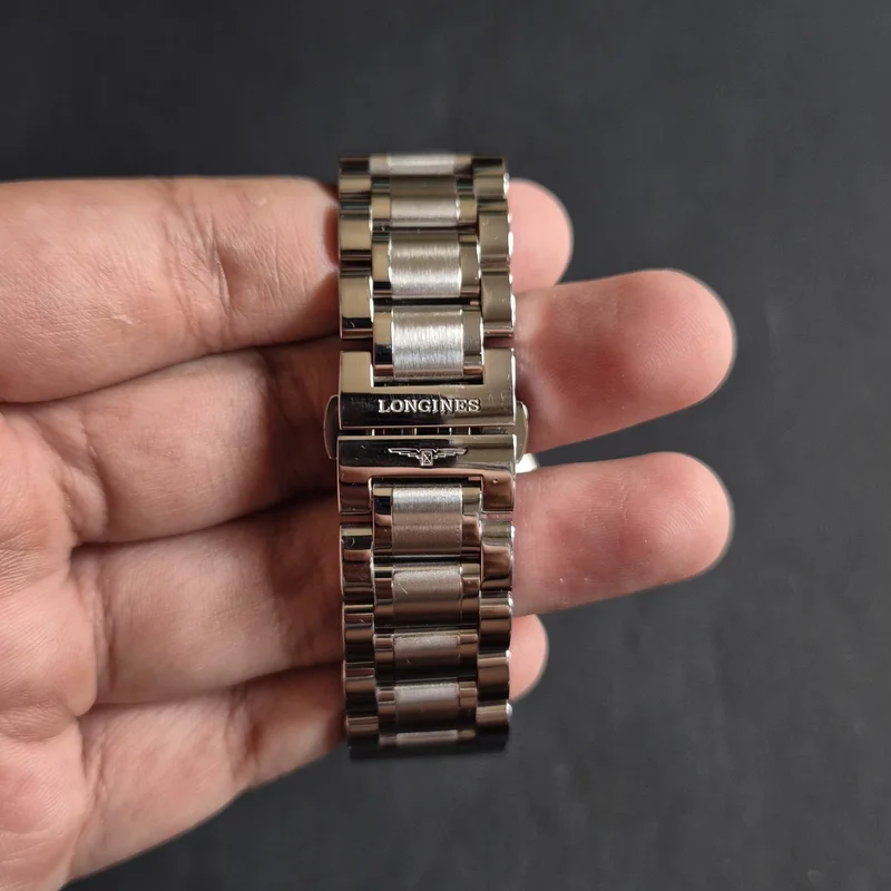 Thumb Master Collection 38.5 Day Date Stainless Steel / Silver-Arabic / Bracelet