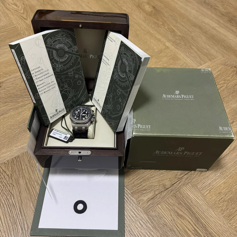 Thumb Royal Oak OffShore 26170 Chronograph Black Themes / Strap