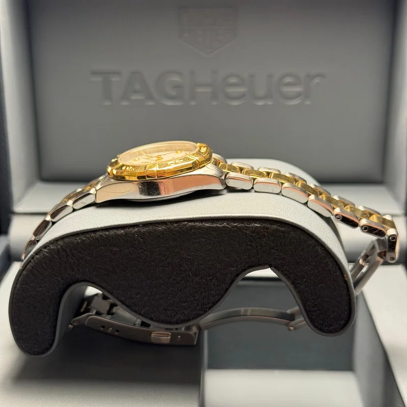 Thumb Aquaracer 300M Quartz 27 Stainless Steel / Yellow Gold / MOP - Diamond / Bracelet