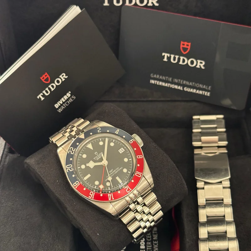 Thumb Black Bay GMT Stainless Steel / Black / Pepsi / Bracelet