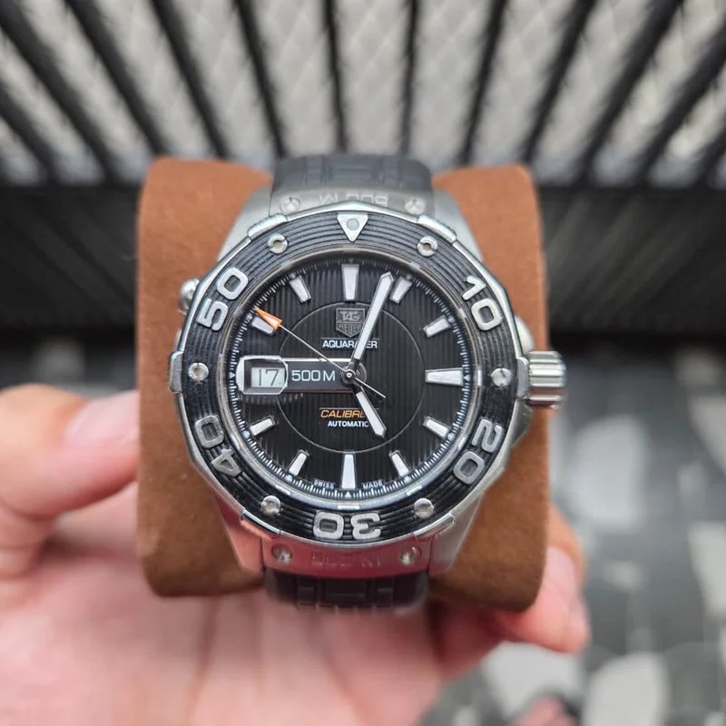 Aquaracer 500M Calibre 5 43 Stainless Steel / Black / Rubber