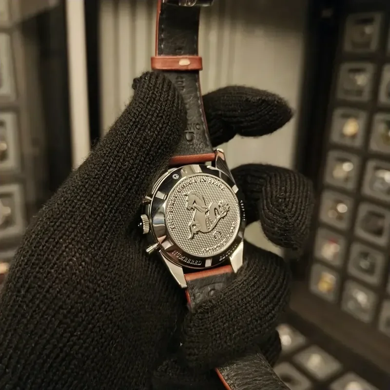 Thumb Speedmaster First Omega in Space