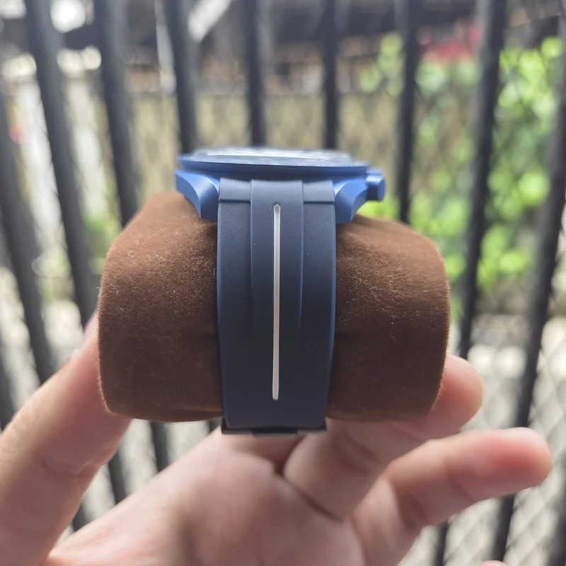 Thumb MoonSwatch Mission to Neptune