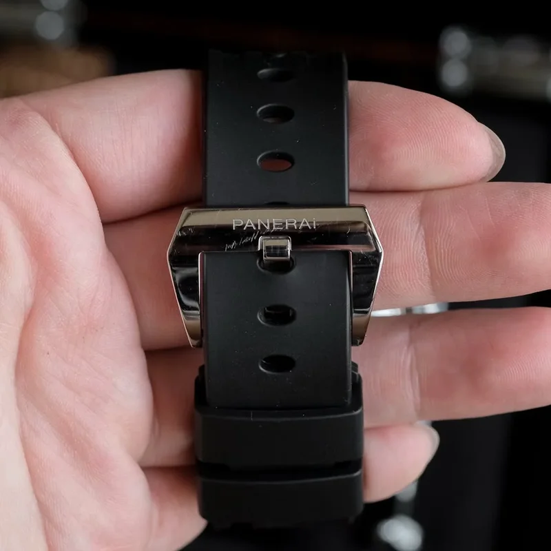 Thumb Luminor Base 44 8 Giorni Stainless Steel / Black