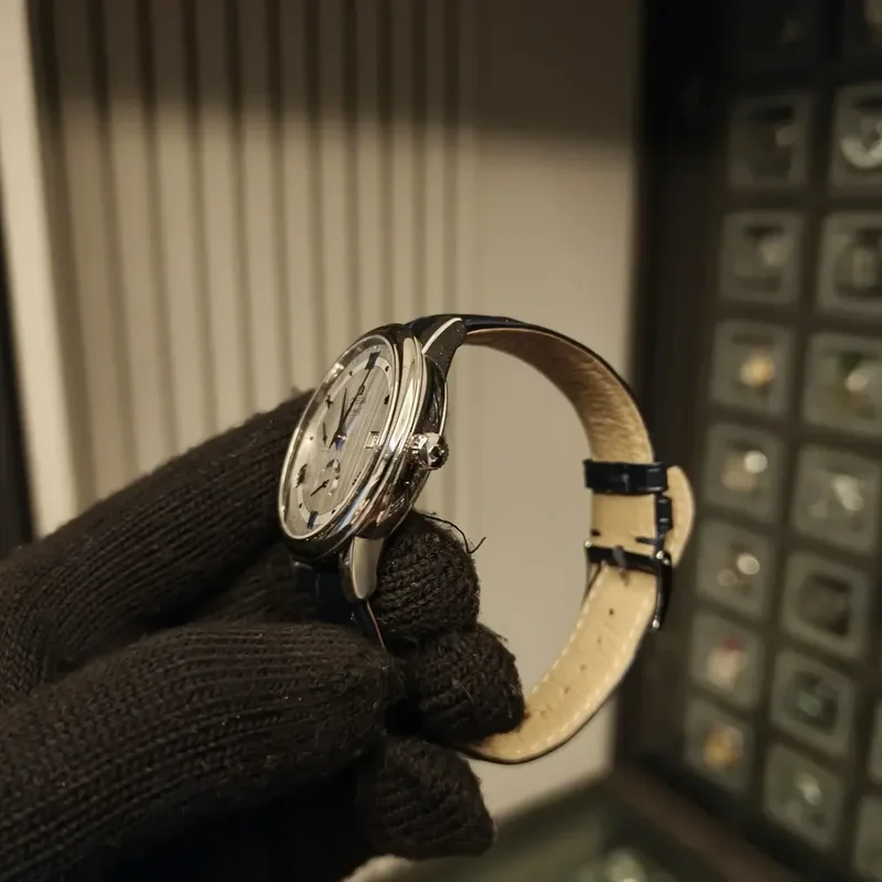 Thumb De Ville Prestige Co-Axial 39.5 Power Reserve Stainless Steel / Vintage Grey Silk