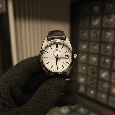 Quartz Date Stainless Steel / Silver / Leather