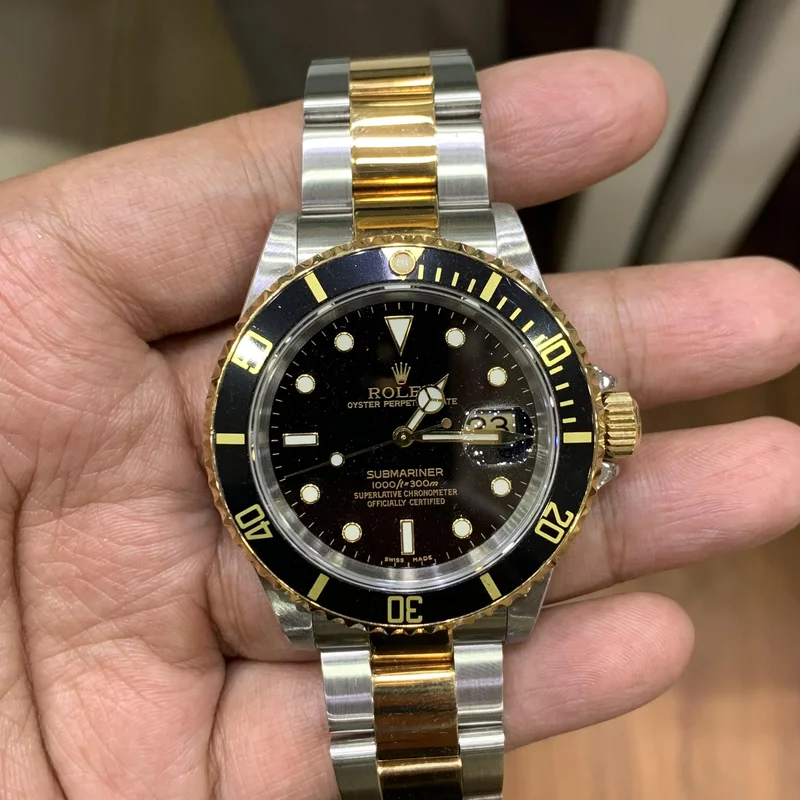 Submariner Date 16613 Black Superluminova