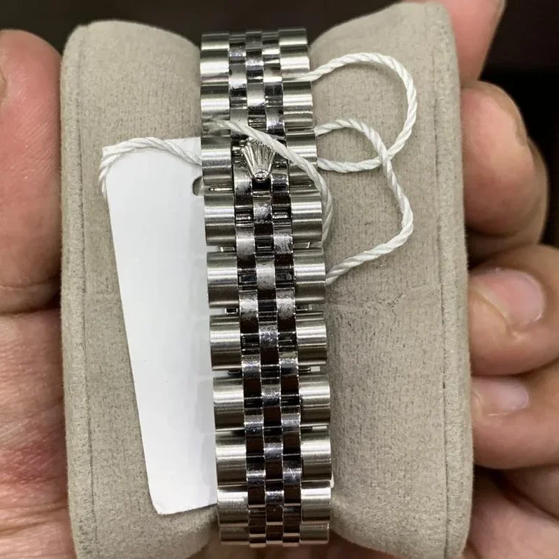 Thumb Lady-Datejust 26 Fluted Silver Diamonds Jubilee