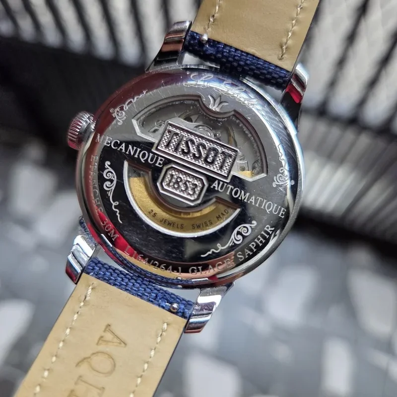 Thumb Le Locle Automatic 39.3 Stainless Steel / Silver / Strap