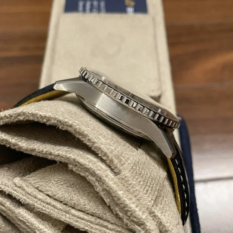 Thumb Navitimer B01 Chronograph 43 Stainless Steel / Copper / Alligator - Folding