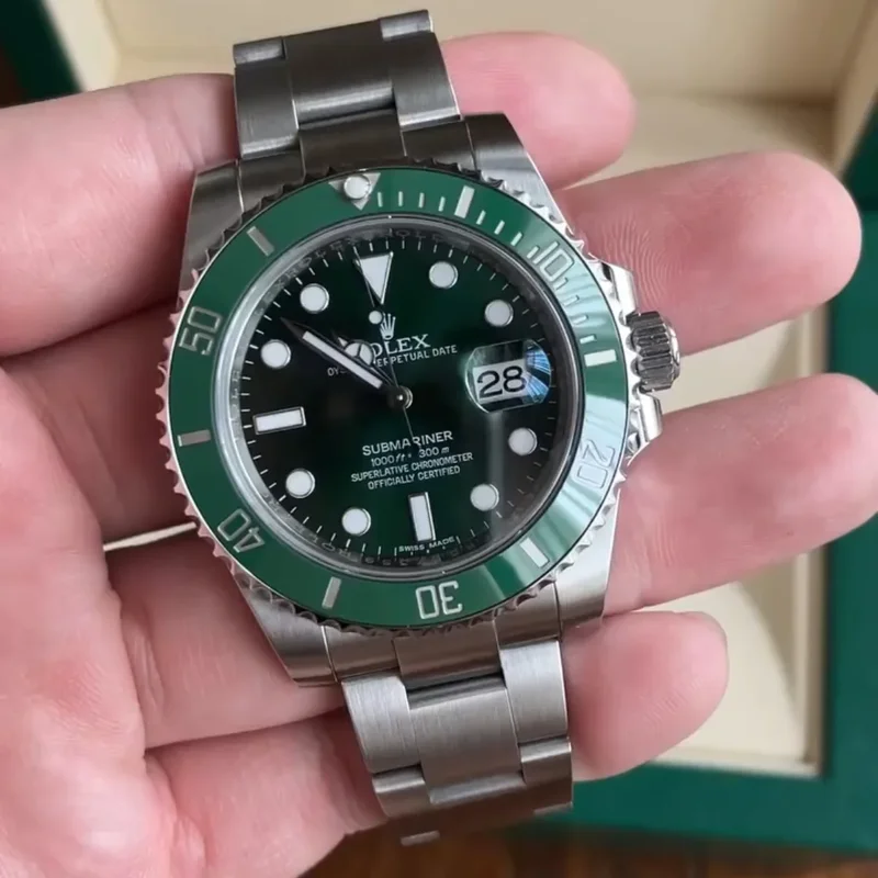 Submariner Date Stainless Steel / Green / Cerachom
