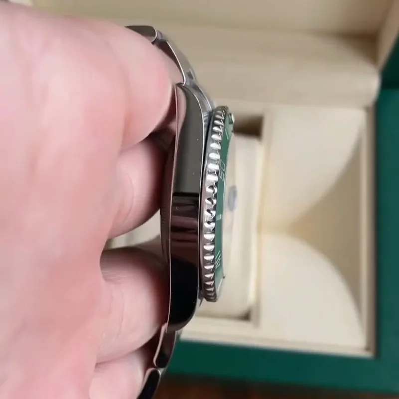 Thumb Submariner Date Stainless Steel / Green / Cerachom