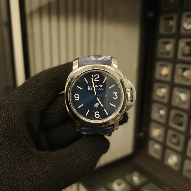 Luminor Base Logo Blue