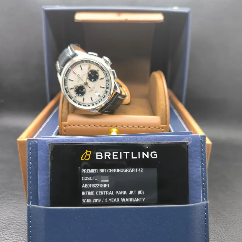 Thumb Premier B01 Chronograph 42 Stainless Steel / Silver / Croco / Folding