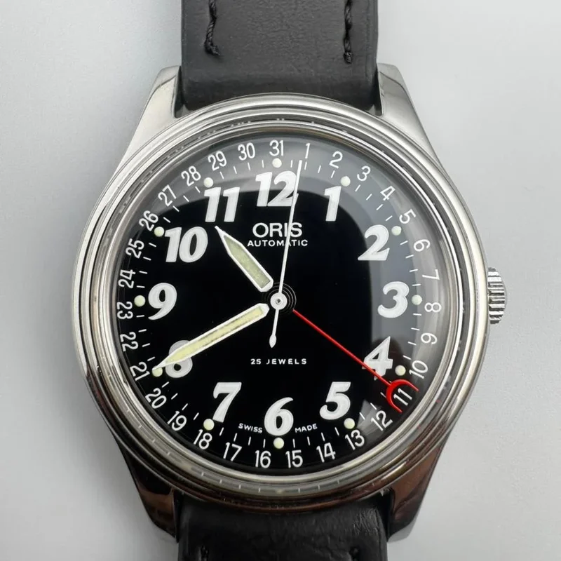 Pointer Date 36 Stainless Steel / Black