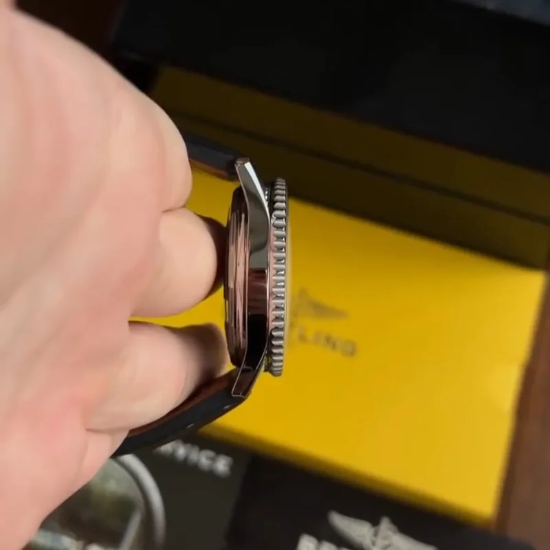 Thumb Cosmonaute Limited Edition