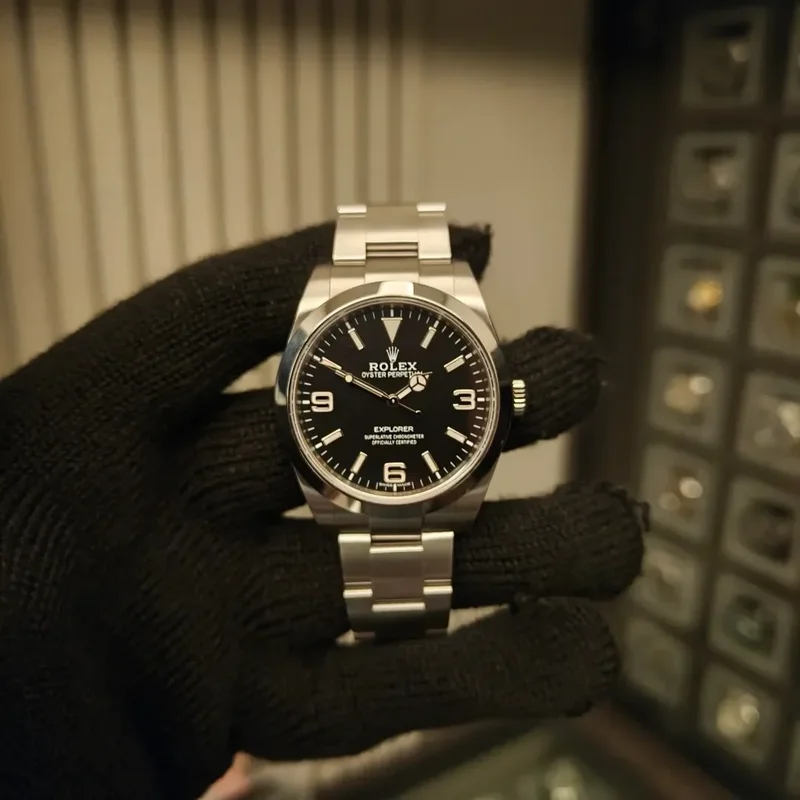 Explorer 39 Stainless Steel / Black