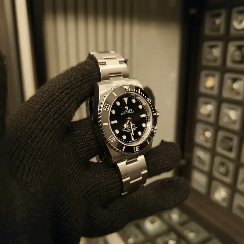 Thumb Submariner No-Date / Stainless Steel / Black / Cerachrom