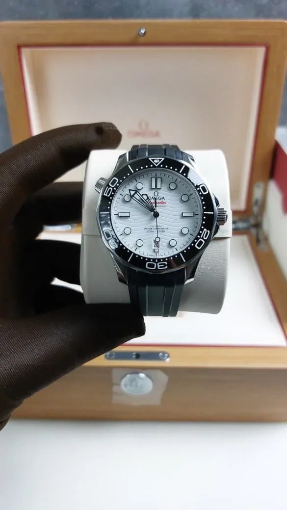 Seamaster Diver 300M Master Co-Axial 42 Stainless Steel / White / Rubber