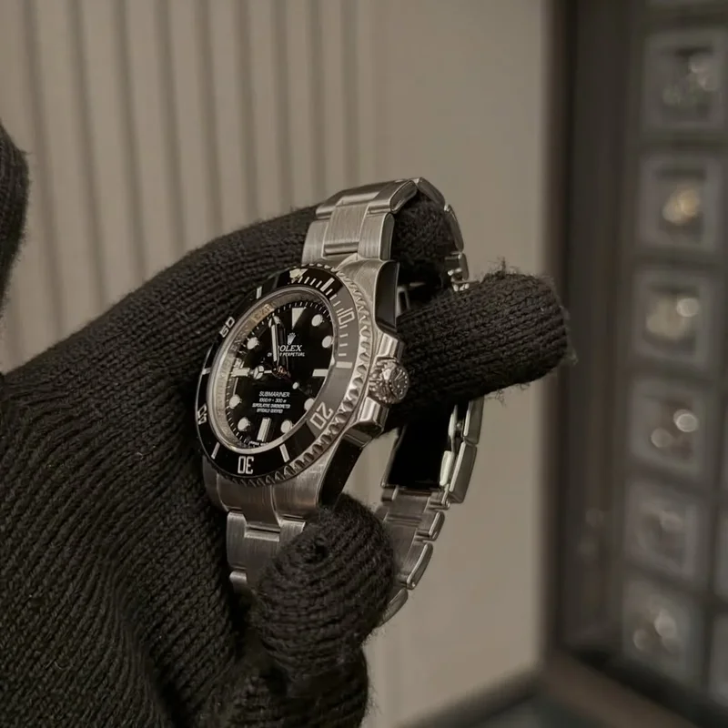 Thumb Submariner No-Date / Stainless Steel / Black / Cerachrom