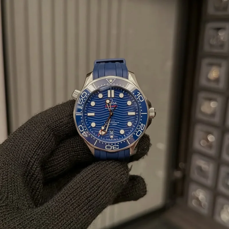 Seamaster Diver 300M Master Co-Axial 42 Stainless Steel / Blue / Rubber