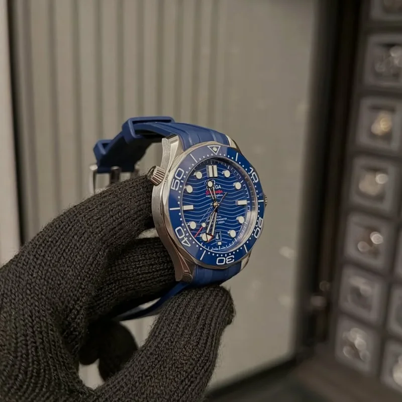 Thumb Seamaster Diver 300M Master Co-Axial 42 Stainless Steel / Blue / Rubber