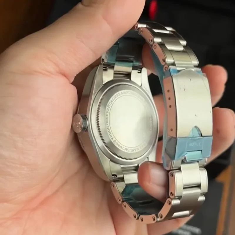 Thumb Black Bay GMT Stainless Steel / White / Bracelet