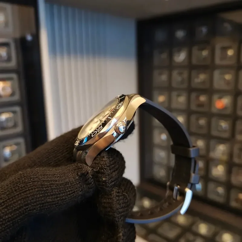 Thumb Seamaster Diver 300M Master Co-Axial 42 Stainless Steel / White / Rubber