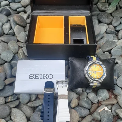 Super Rare Seiko Prospex Yellow Men's Watch - SRPD15K1