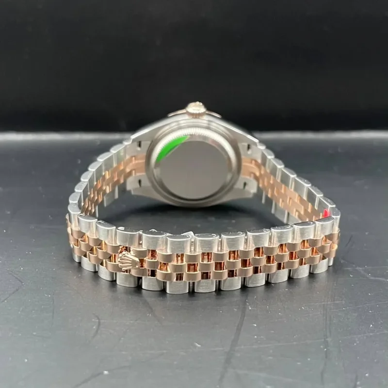 Thumb Lady-Datejust 28 Rolesor Rose Fluted / Jubilee / Chocolate Diamond
