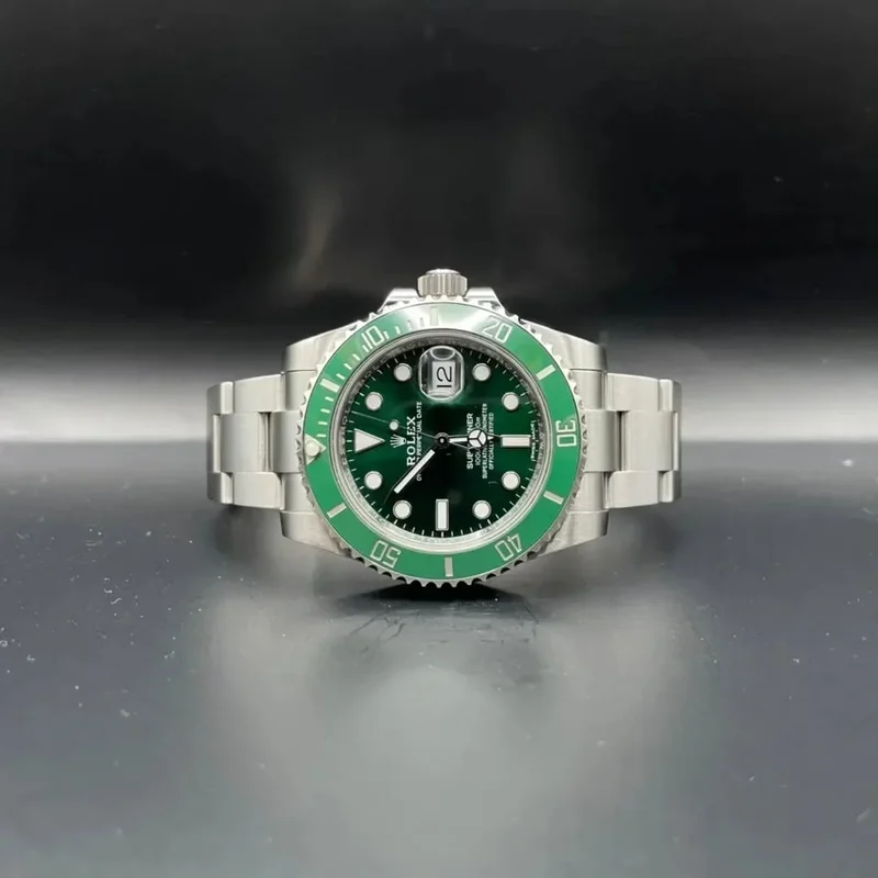Submariner Date Stainless Steel / Green / Cerachom